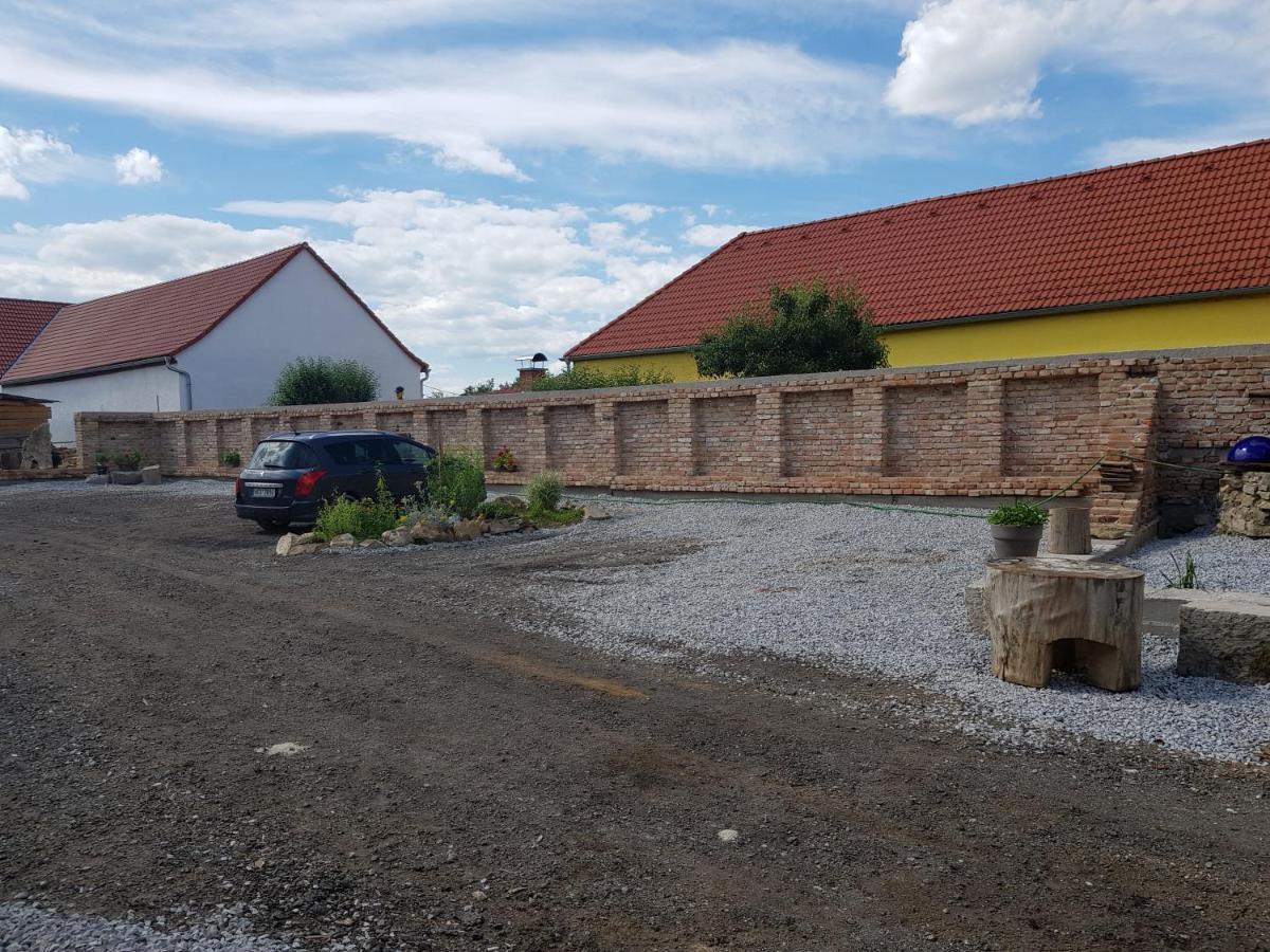 Ubytovani Agnes Jaronice Exterior foto